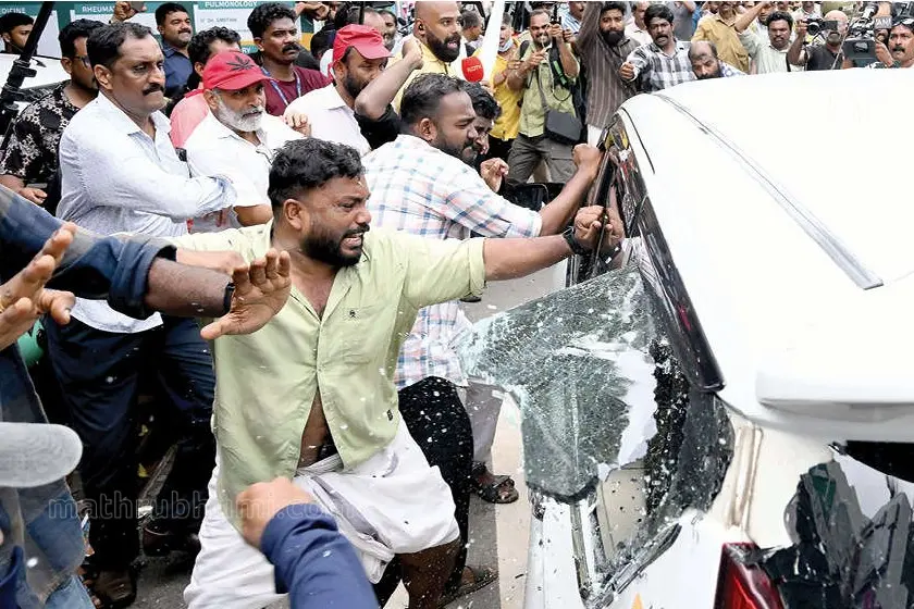 സിഎംആർഎൽ-എക്‌സാലോജിക് കേസ്: നാളെ നിർണായകം; ഇ.ഡി ഉദ്യോഗസ്ഥരെ മർദ്ദിച്ച കേസിൽ എസ്.എഫ്.ഐ നേതാവ് പിടിയിൽ