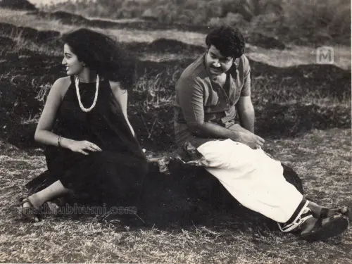 Sumalatha and Mohanlal in Thoovanathumbikal