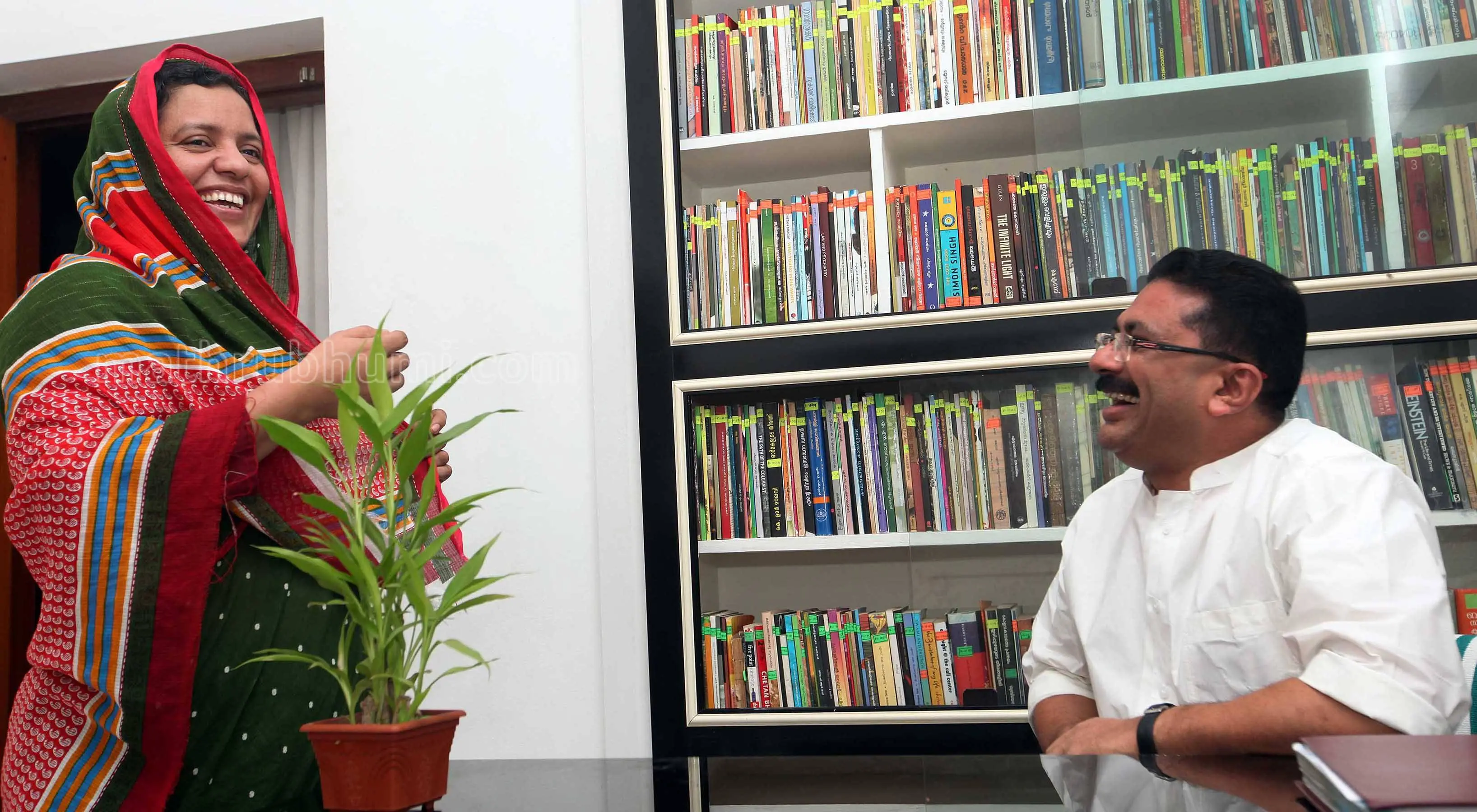 കെ.ടി.ജലീലും ഭാര്യ ഫാത്തിമക്കുട്ടിയും (ഫയല് ചിത്രം) |ഫോട്ടോ:മാതൃഭൂമി