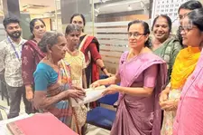 ബാങ്കിലെ അസിസ്റ്റന്റ് സെക്രട്ടറി വായ്പ തിരിച്ചടച്ചു; 'മേഴ്‌സി'യാൽ ജപ്തിയുടെ കടമ്പ കടന്ന് ഒരു കുടുംബം