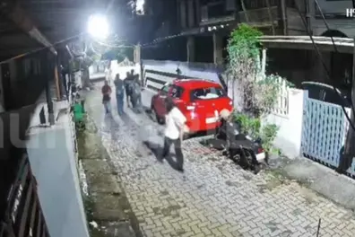 Kochi eve-teasing episode: Girls face gang attack in wee hours after questioning sexually coloured remarks