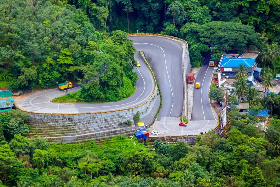 താമരശ്ശേരി ചുരത്തിൽ മൾട്ടി ആക്സിൽ വാഹനങ്ങൾക്ക് നിരോധനം; വിലക്ക് രാവിലെ 6 മുതൽ രാത്രി 8 വരെ