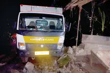 മാഹിയിൽനിന്ന് ഡീസൽ കടത്ത്; GST ഉദ്യോഗസ്ഥരെ ഇടിച്ചിടാൻ ശ്രമം, ലോറിയിൽനിന്ന് പിടിച്ചത് 6000 ലിറ്റർ