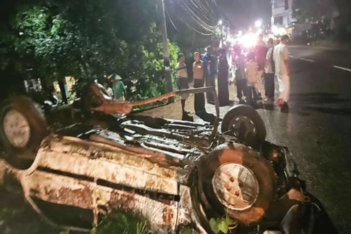വട്ടംകുളത്ത് ഉടമയറിയാതെ വിറ്റ വാഹനം കൊണ്ടുപോകാൻ വന്നവരെ ഉടമയും നാട്ടുകാരുംചേർന്ന് തടഞ്ഞപ്പോൾ