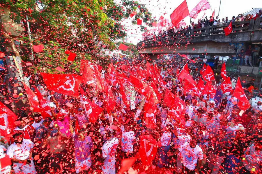 വർഗ സിദ്ധാന്തത്തിൽ തൂങ്ങിനിൽക്കുന്ന ഇടതുപക്ഷം; അധികാരത്തിന്റെ ഭാഷയിൽ തുടങ്ങിയ തകർച്ച