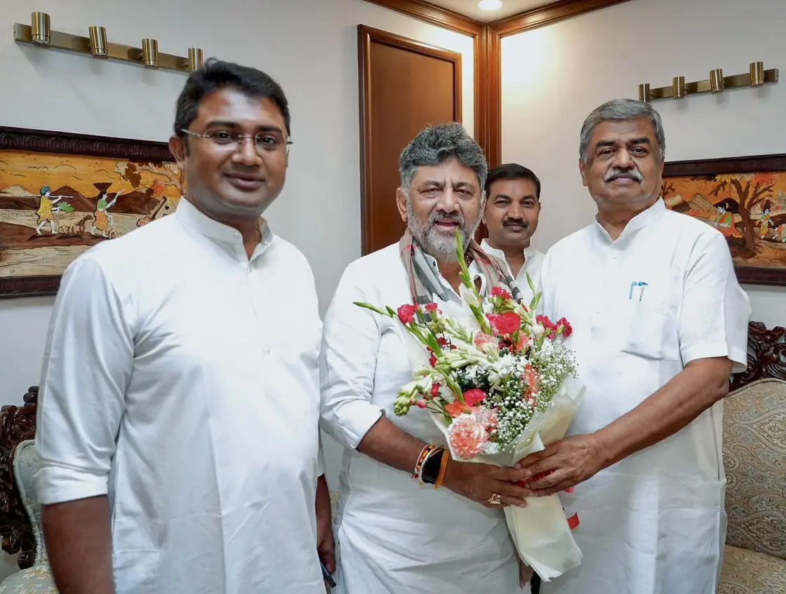 ബി.കെ. ഹരിപ്രസാദ്, ഡി.കെ. ശിവകുമാർ | Photo: ANI