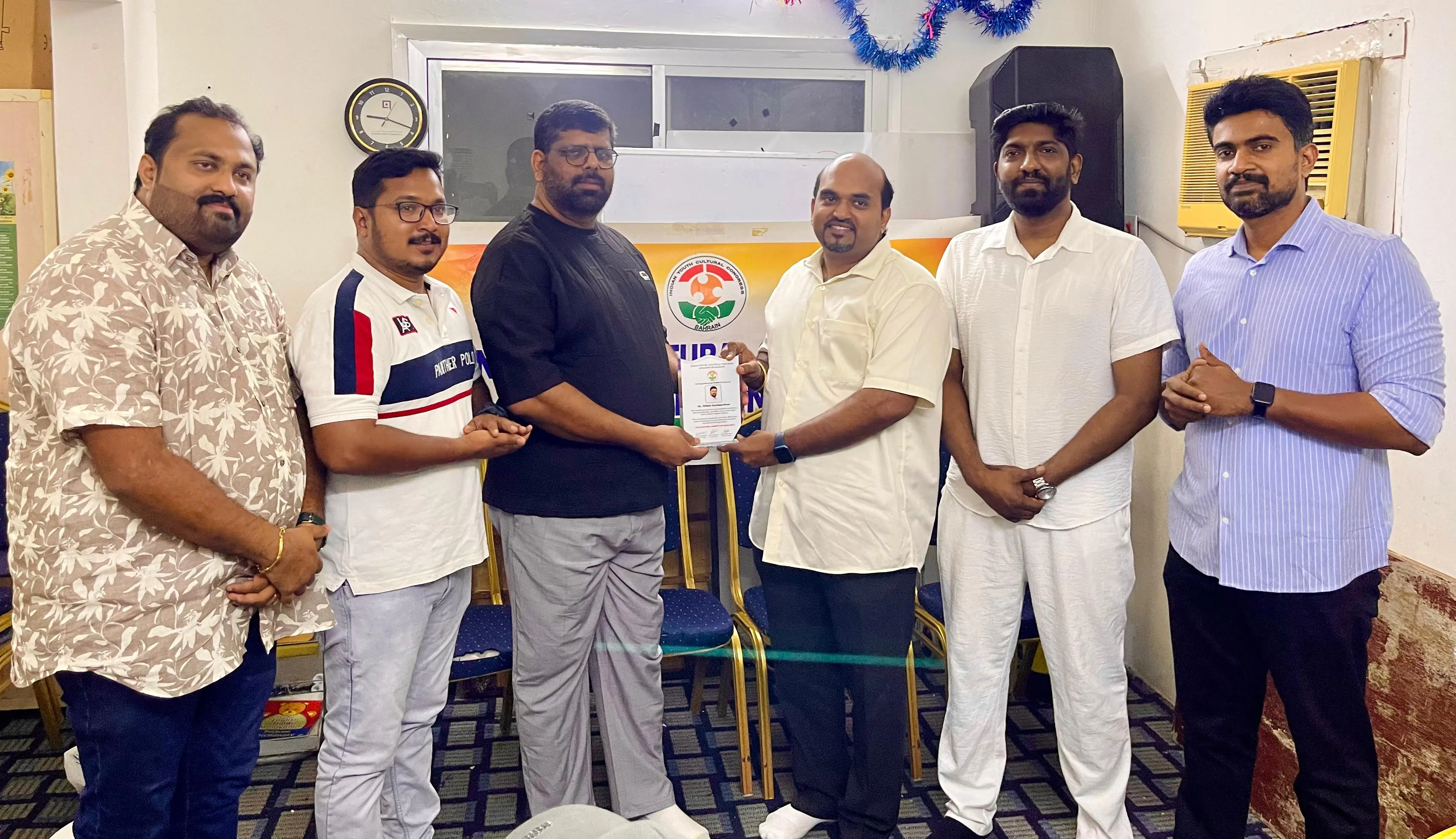 ഷിഹാബ് കറുകപുത്തൂരിന് യാത്രയയപ്പ് നൽകി