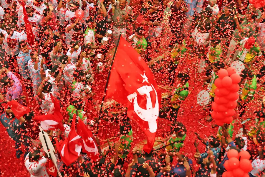 തെളിഞ്ഞുകാണുന്ന ജീർണതകൾ; ഇന്ത്യൻ ജനാധിപത്യത്തിൽ തകർന്നുപോയ ഇടതുപക്ഷം