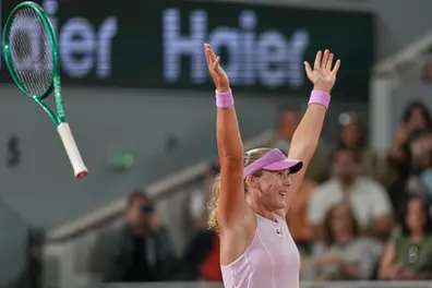 Andreeva of Russia beats Kostyuk of Ukraine to reach French Open final; no handshakes, no photo