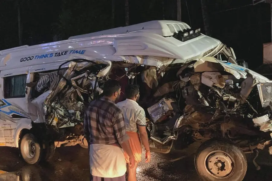 മലപ്പുറം കൊണ്ടോട്ടിയിൽ വാഹനാപകടം; രണ്ടു മരണം, അഞ്ച് പേരുടെ നില ഗുരുതരം