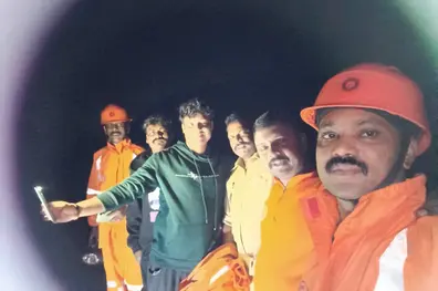 Dense fog leaves two young men stranded near Vagamon gorge; rescued after night-time search