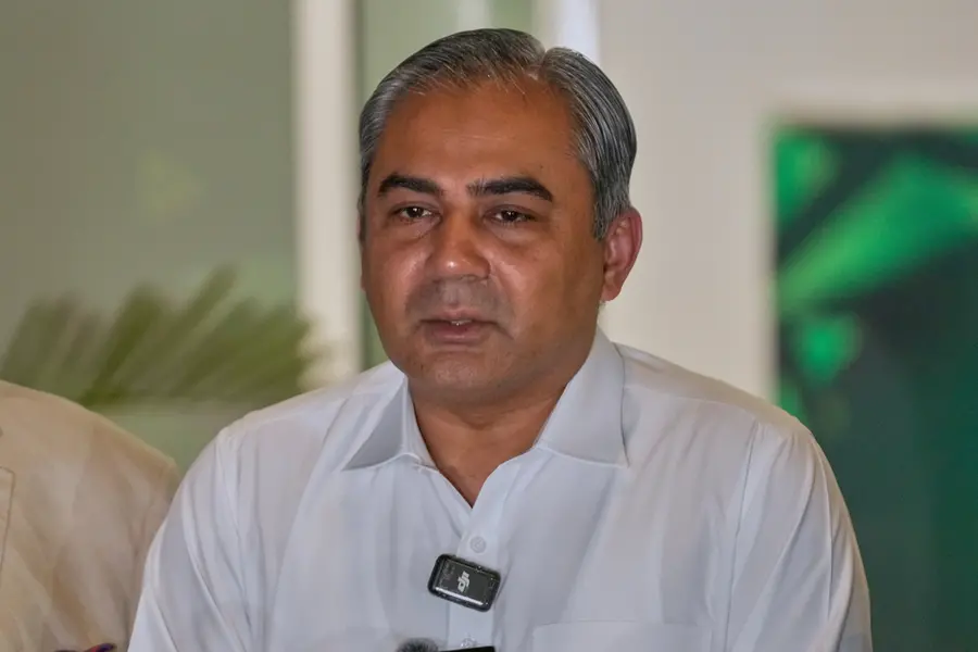 Pakistan minister in Tehran as US downs more Iranian drones, tensions simmer