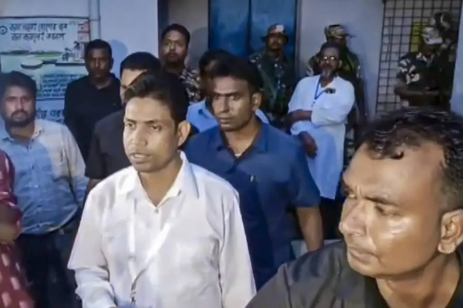 അഭിഷേക് ബാനർജിയുടെ വലംകൈ, തിരഞ്ഞെടുപ്പ് അട്ടിമറിയിൽ പ്രതി; ബംഗാളിലെ ‘പുഷ്പ’, ജഹാംഗീർ ഖാൻ പിടിയിൽ