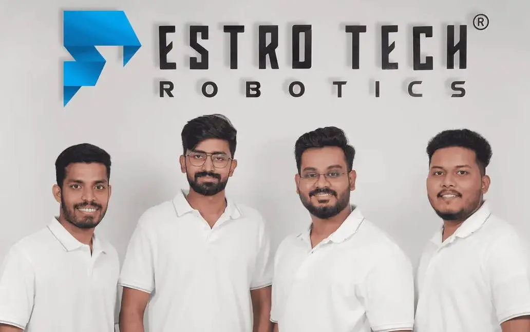 എസ്ട്രോ ടെക് റോബോട്ടിക്സ് സ്ഥാപകരായ ക്രിസ്റ്റോ വർഗീസ്, ക്രിസ്റ്റോ കൊള്ളന്നൂർ, രാഹുൽ വിൻസെൻ്റ്, ബോൺസ്റ്റോ വിൽസൺ.