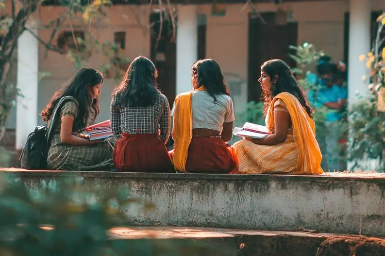 മലയാളി വിദ്യാർഥികൾക്ക് പ്രിയം കർണാടക; വിദേശത്തേക്ക് ചേക്കേറുന്നവർ ഒരു ദശാബ്ദത്തിനിടെ ഇരട്ടിയായി