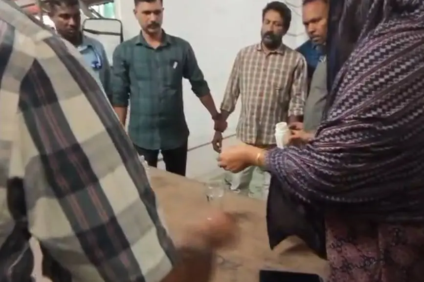 റോഡ് പണിയുടെ ബില്ല് മാറാൻ 10,000 രൂപ കൈക്കൂലി; കോൺട്രാക്ടറുടെ പരാതിയിൽ ഓവർസിയർ വിജിലൻസ് പിടിയിൽ