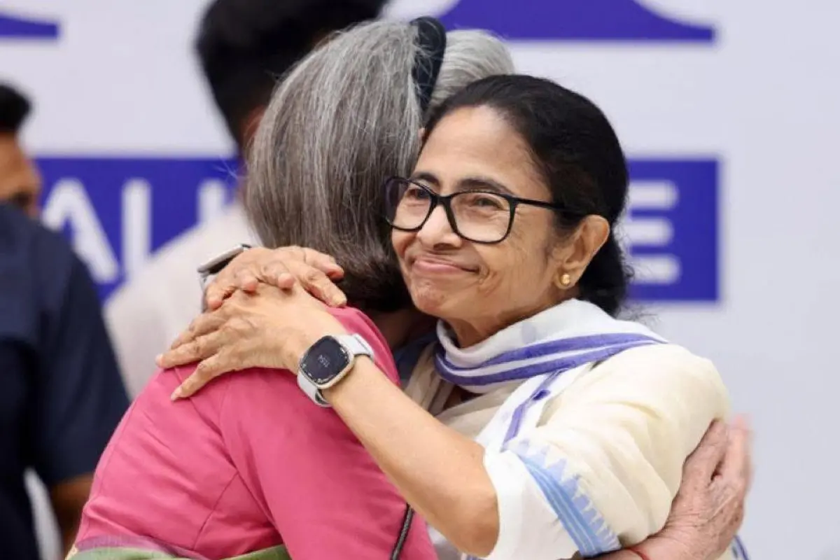 File Photo: Congress MP Sonia Gandhi in a conversation with TMC supremo Mamata Banerjee during the INDIA bloc meeting | PTI
