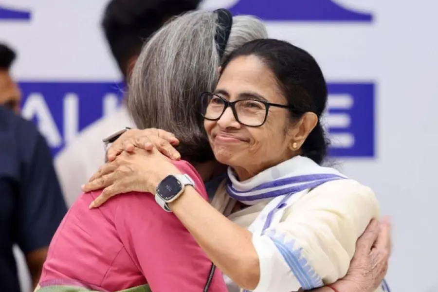 mamata-banerjee-sonia-gandhi-delhi-june-2026