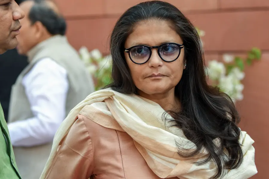 മമതയ്ക്ക് കനത്ത പ്രഹരം: രാജ്യസഭാംഗത്വം രാജിവെച്ച് സുഷ്മിത ദേവ്; തൃണമൂലിൽ കലാപം കനക്കുന്നു