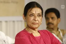 സാമ്പത്തിക പ്രതിസന്ധി ; കലാമണ്ഡലം ചാൻസലർ പദവിയിൽ നിന്ന് മല്ലിക സാരാഭായിയെ മാറ്റിയേക്കും