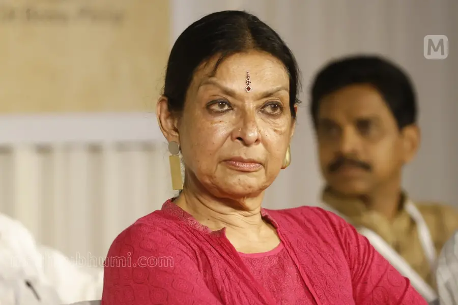 സാമ്പത്തിക പ്രതിസന്ധി ; കലാമണ്ഡലം ചാൻസലർ പദവിയിൽ നിന്ന് മല്ലിക സാരാഭായിയെ മാറ്റിയേക്കും