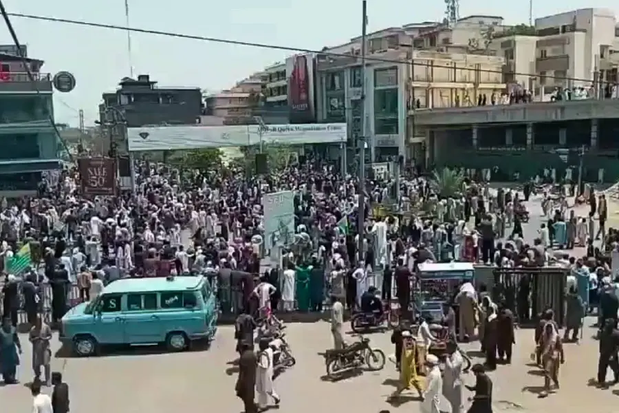 ഗോതമ്പിനും വൈദ്യുതിക്കും സമരം ചെയ്തവരെ കൂട്ടക്കൊല ചെയ്ത് പാക് പട്ടാളം; പാക്കധീന കശ്മീരിൽ പ്രതിഷേധം