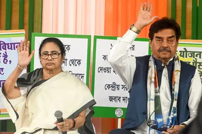 ‘Mamata didi stood by me in my darkest hour, won’t abandon her now’: Shatrughan Sinha
