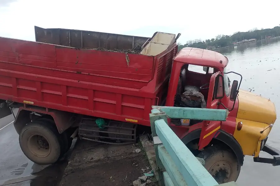 thevara-lorry