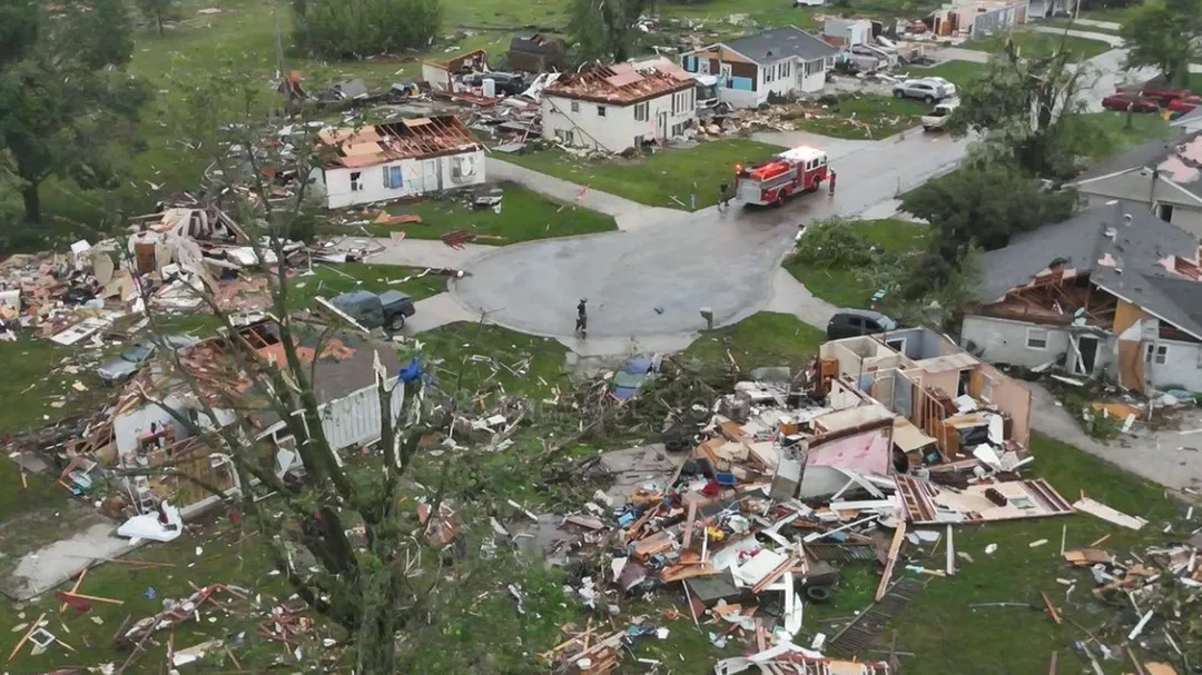 Tornado Outbreak Rocks Illinois: Streator Left Devastated, Rescue Efforts Underway