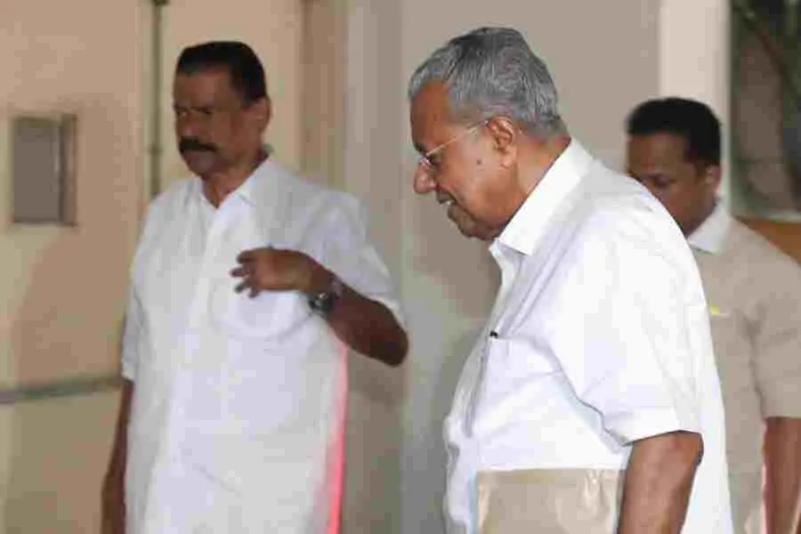 കേരളം മുഴുവൻ പിണറായിയുടെ ഫ്ളക്സ്; വിമർശനങ്ങൾ പരിശോധിക്കും- എം.വി ഗോവിന്ദൻ
