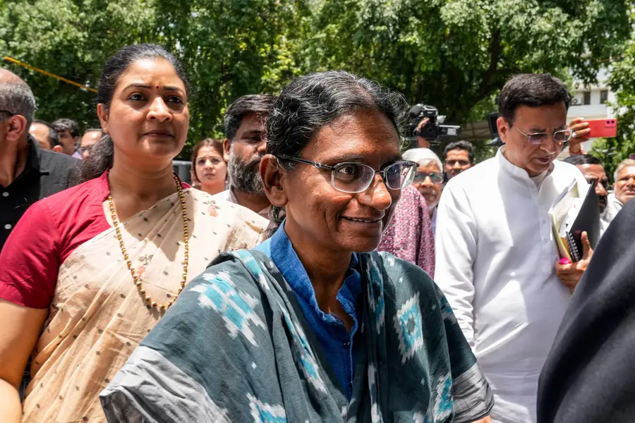 ‘ഇടപെടാൻ പരിമിതി’, അധികാരം ഇലക്ഷൻ കമ്മീഷന്; മീനാക്ഷി നടരാജന്റെ ഹർജി സുപ്രീംകോടതി തള്ളി