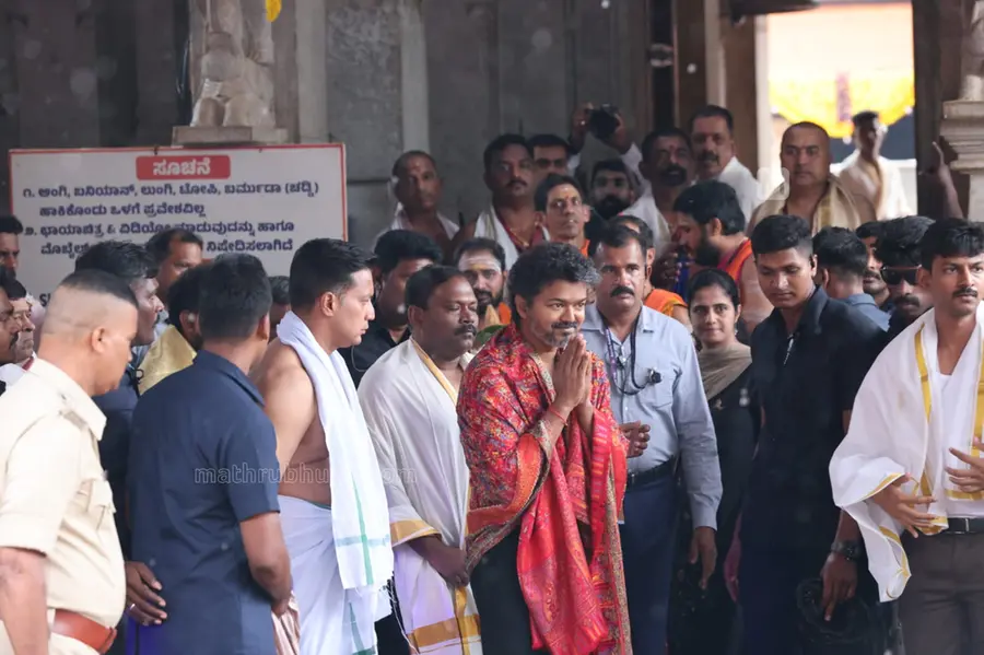 തമിഴ്നാട് മുഖ്യമന്ത്രി വിജയ് കൊല്ലൂരിൽ; കനത്ത സുരക്ഷ| Video