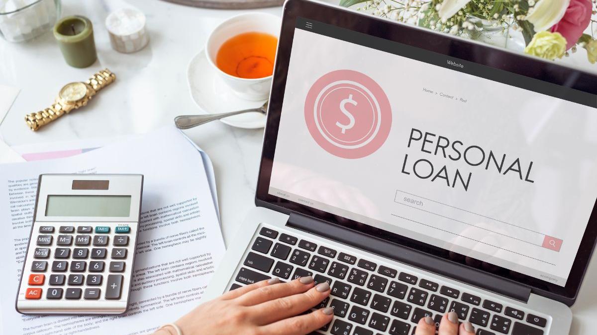 Salary advance or personal loan: What do professionals prefer more?