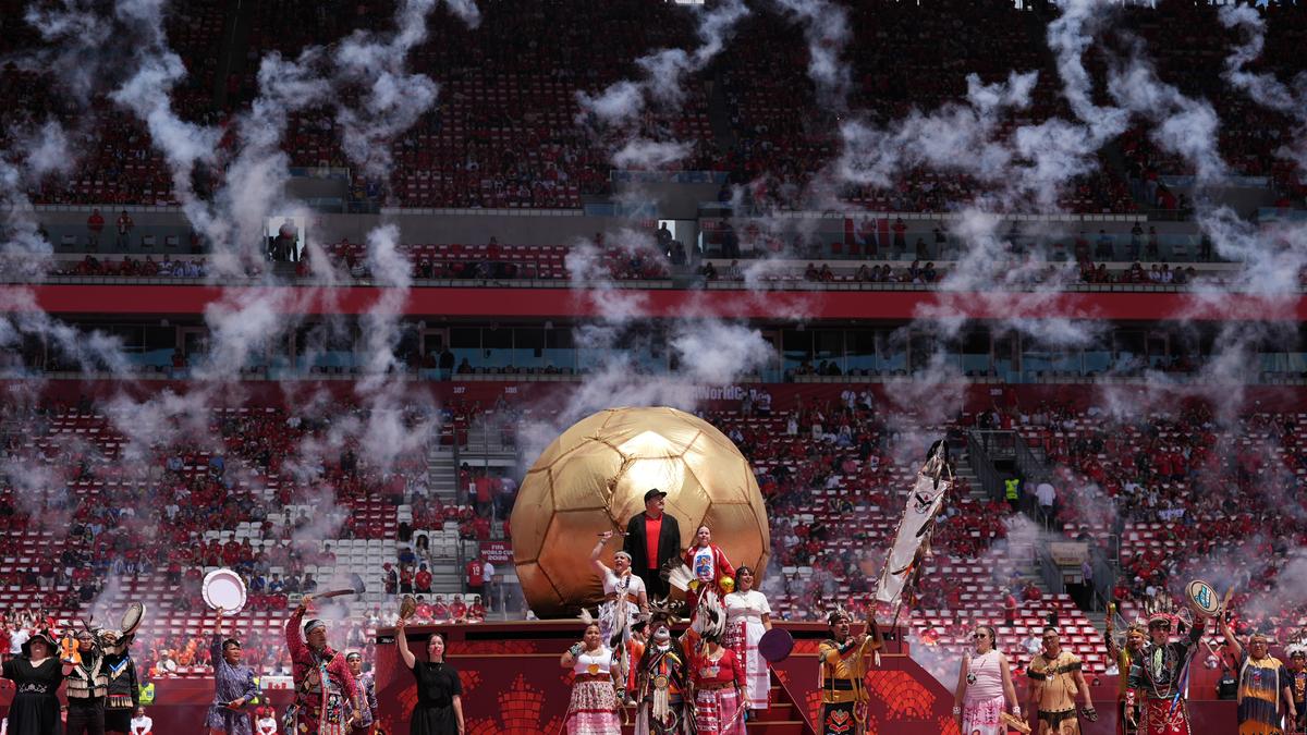 Did Canada's World Cup Opening Ceremony Suffer a Trophy Malfunction? Giant  Prop Glitch Goes Viral | Mathrubhumi English