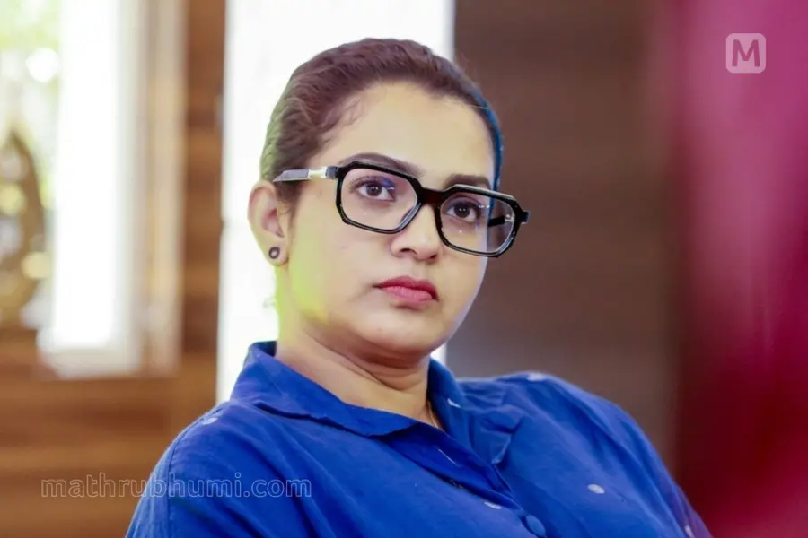 Parvathy Thiruvothu opens up about losing movie roles and receiving severe threats for combating injustice in cinema
