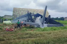 അസ്സമിൽ വ്യോമസേന വിമാനം തകർന്നുവീണ് തീപ്പിടിച്ചു; അപകടം ലാൻഡ് ചെയ്യാൻ ശ്രമിക്കുന്നതിനിടെ