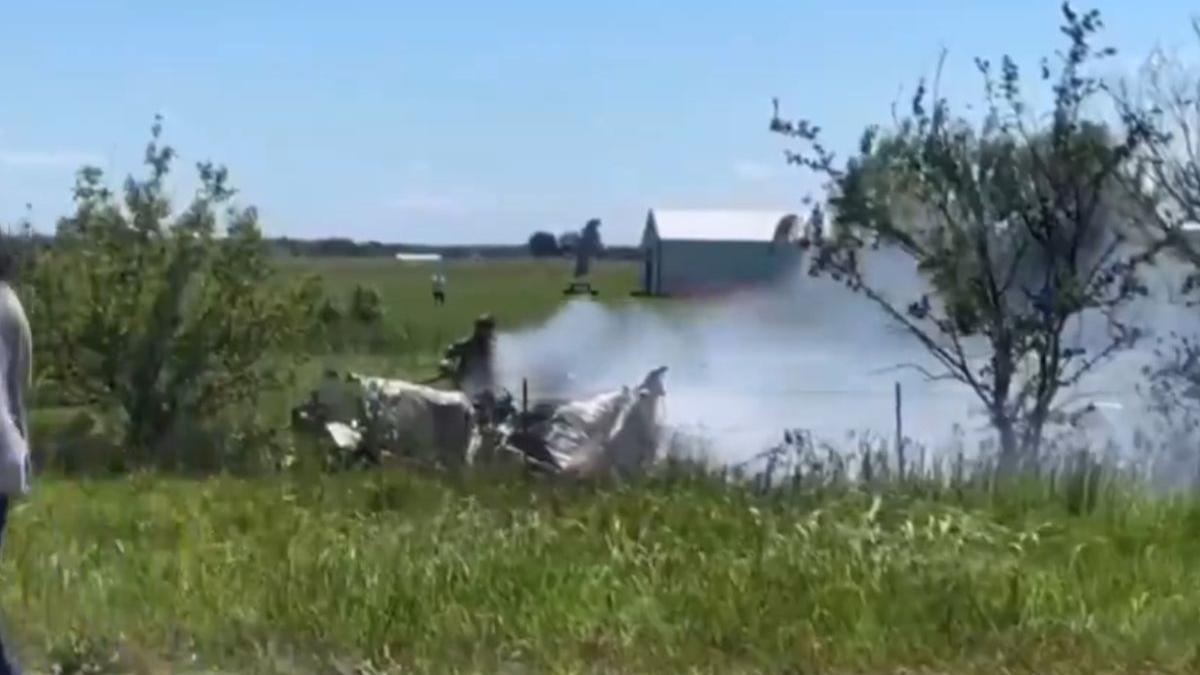 Skydiving plane crashes in Missouri, killing all 12 on board | VIDEO