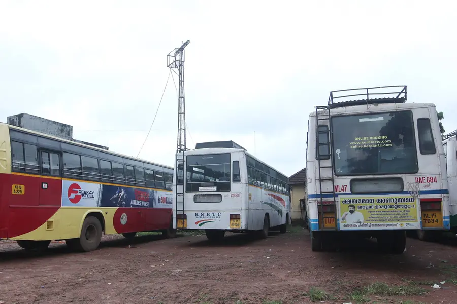 സൗജന്യയാത്ര അനുവദിച്ചിട്ടും സെസ് പിരിവ് തുടരുന്നു; KSRTC യാത്രക്കാർ അധികം നൽകേണ്ടിവരുന്നത് 11 രൂപവരെ