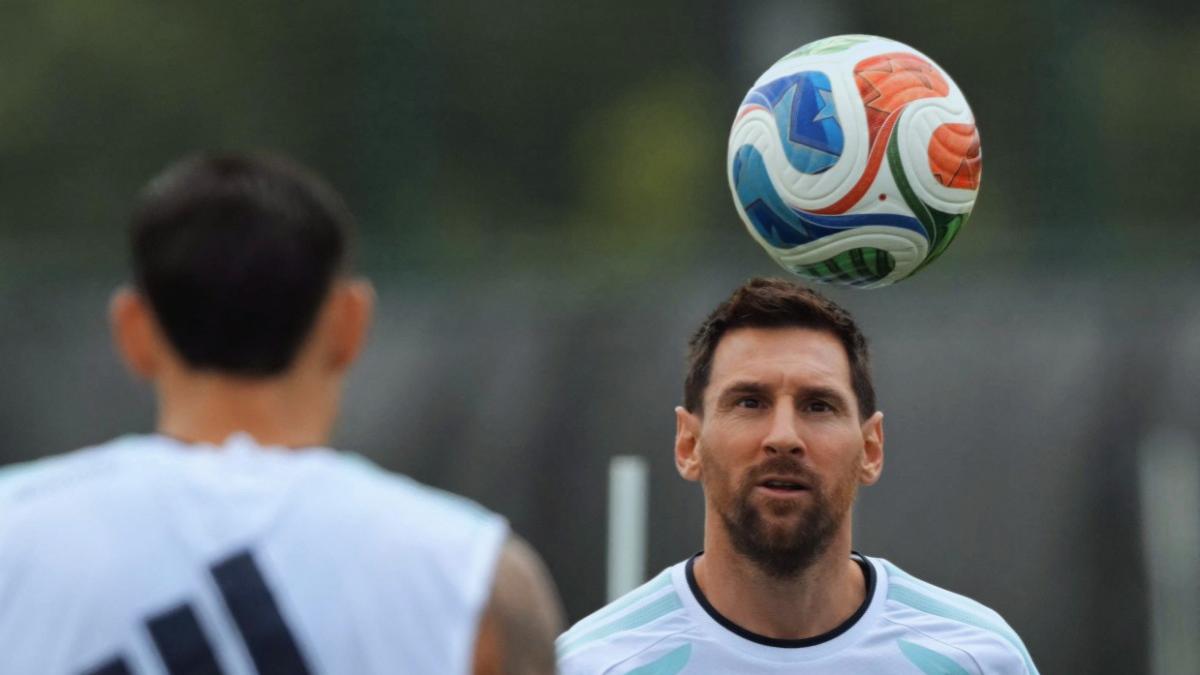 The 'Albiceleste' fans hope for the best from Messi and Argentina