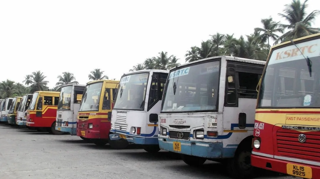कर्नाटक: शक्ति योजना के बावजूद यात्रियों पर बोझ, KSRTC वसूल रहा है ₹11 तक अतिरिक्त सेस