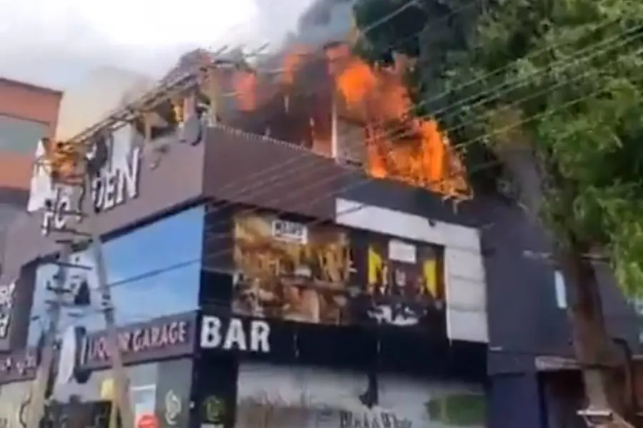 മൈസൂരുവിൽ റെസ്റ്റോപബ്ബിൽ തീപിടിത്തം; രണ്ട് ജീവനക്കാർ വെന്തുമരിച്ചു, ഉടമയുൾപ്പെടെ ആറ് പേർക്ക് പരിക്ക്
