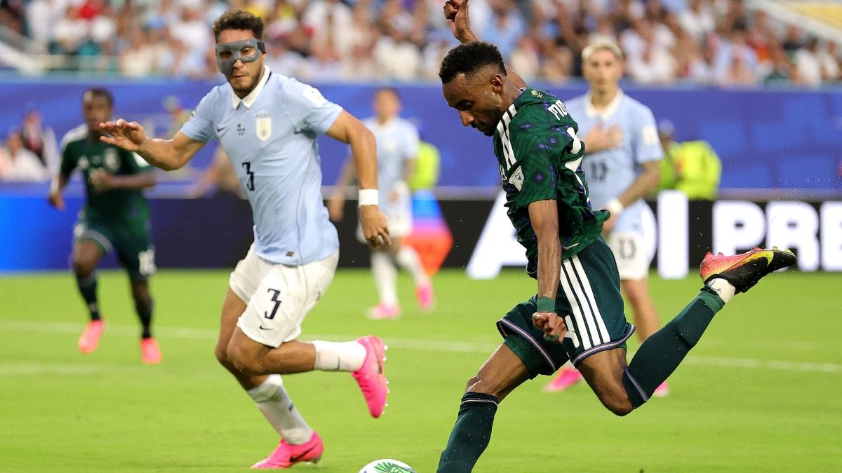 Saudi Arabia holds powerhouse Uruguay to 1-1 draw in Group H World Cup thriller