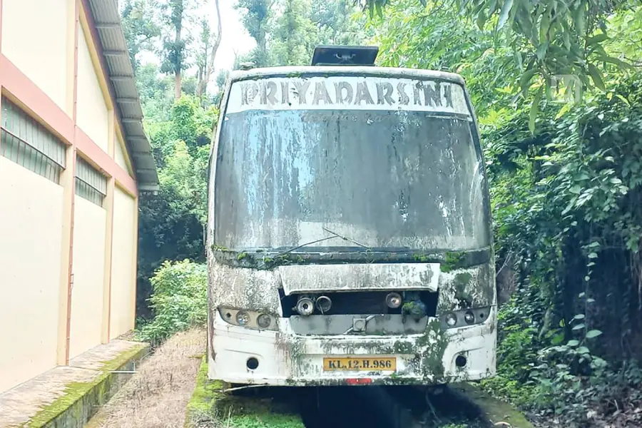 ഫ്രീ ടിക്കറ്റുമായി KSRTC പ്രിയദർശനി ഹിറ്റ്; ഫ്ളോപ്പായ പ്രിയദർശനി ട്രാവൽസും കേരളത്തിലുണ്ട്
