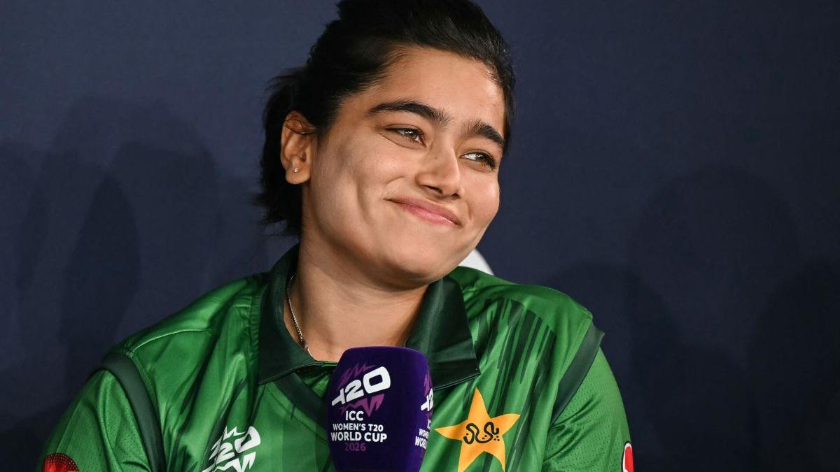 Fatima Sana signed by Birmingham Phoenix, set to become first Pakistani woman to play in The Hundred