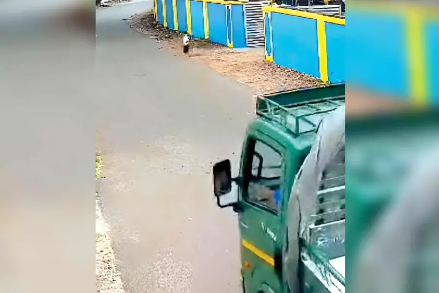 aluva-pre-school-child-road