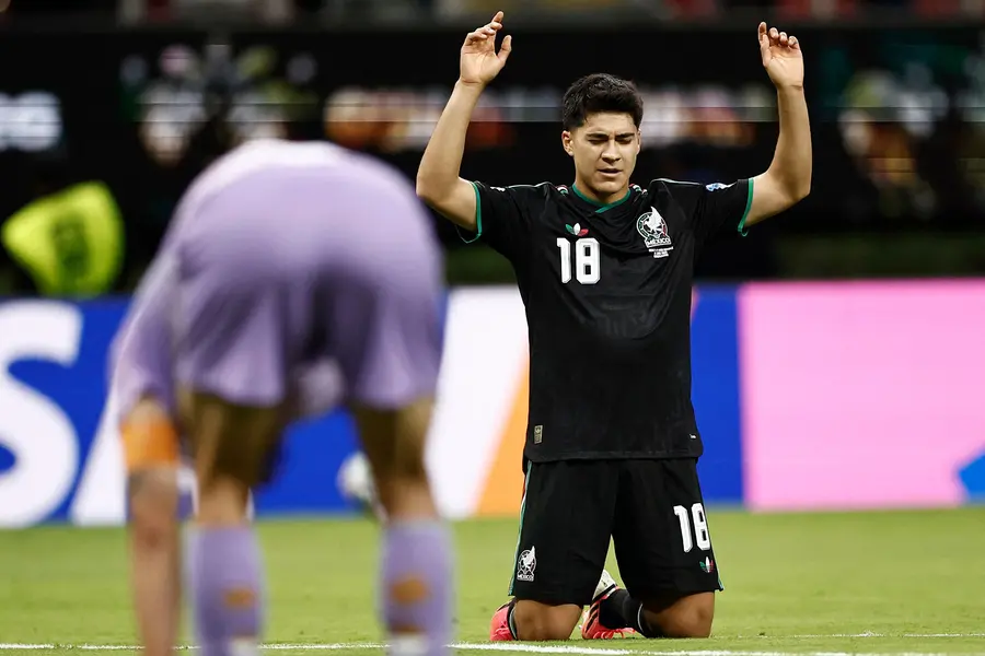 Mexico beat South Korea to become first team through to World Cup 2026 knockouts