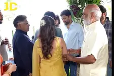 നടിമാരെ സംവിധായകൻ അനാവശ്യമായി സ്പർശിച്ചെന്ന് ആരോപണം, പ്രതികരിച്ച് സോഷ്യൽ മീഡിയ