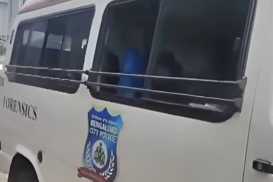 പോലീസ് ജീപ്പിലെത്തി ഭീഷണി; ബെംഗളൂരുവിൽ മലയാളികളുടെ 20 ലക്ഷം കവർന്നു, പോലീസിനും പങ്കെന്ന് സൂചന