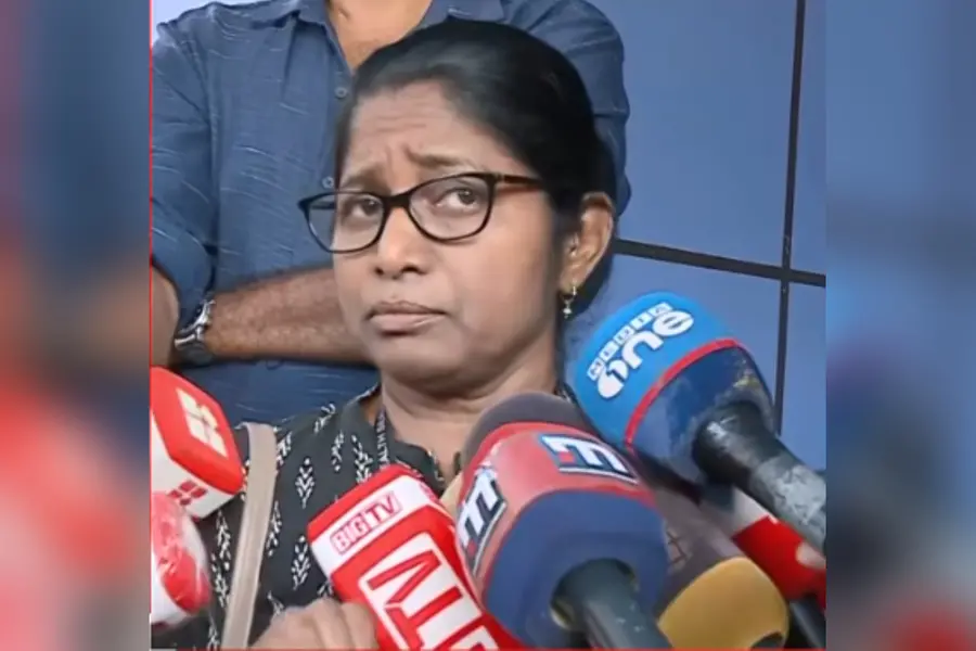 'കല്ലുകടിയാകാൻ ഞാനില്ല, എവിടെയിരുന്നാലും ജോലിചെയ്യും'; ഡോ.റീനയ്ക്ക് രണ്ടാംദിനവും സ്ഥാനമേൽക്കാനായില്ല