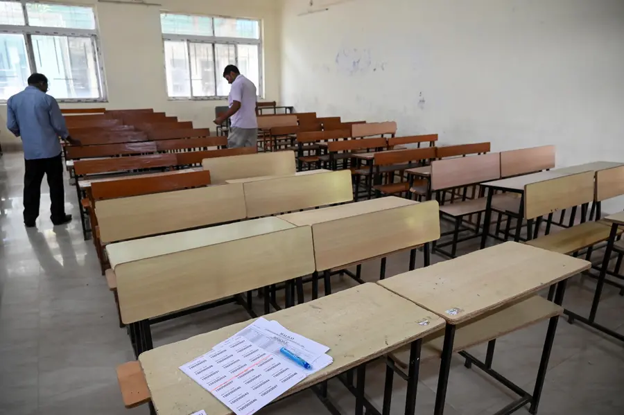 നീറ്റ് യുജി പുനഃപരീക്ഷ നാളെ; പരീക്ഷാ ഹാളിൽ കർശന നിയന്ത്രണം, ഇവ കൈവശം കരുതരുത്!